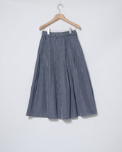 Load image into Gallery viewer, Check taffeta pleated skirt