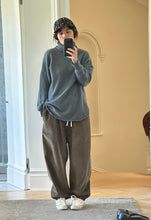 Load image into Gallery viewer, Corduroy sweatpants