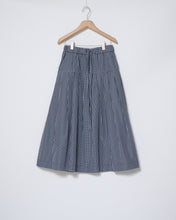 Load image into Gallery viewer, Check taffeta pleated skirt