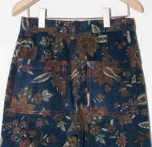 Load image into Gallery viewer, Floral paisley cord pintuck trousers