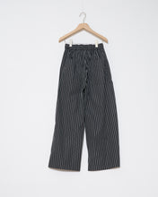 Load image into Gallery viewer, Taffeta stripe baggy pleated trouser
