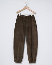 Load image into Gallery viewer, Corduroy sweatpants
