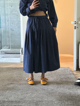 Load image into Gallery viewer, Blue windowpane cotton poplin pleated skirt
