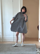 Load image into Gallery viewer, Check taffeta smock shirtdress
