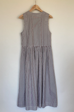 Load image into Gallery viewer, Cotton stripe sleeveless long dress
