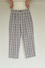Load image into Gallery viewer, AW23 plaid pleated trousers
