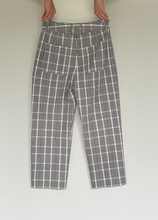 Load image into Gallery viewer, AW23 plaid pleated trousers
