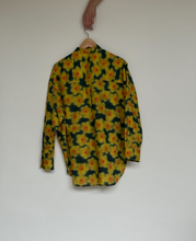 Load image into Gallery viewer, Daffodil oversized big pocket shirt - SAMPLE size M
