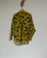 Load image into Gallery viewer, Daffodil oversized big pocket shirt - SAMPLE size M
