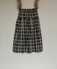 Load image into Gallery viewer, Grid pleated skirt
