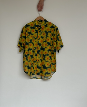 Load image into Gallery viewer, Daffodil short sleeve shirt
