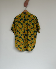 Load image into Gallery viewer, Daffodil short sleeve shirt
