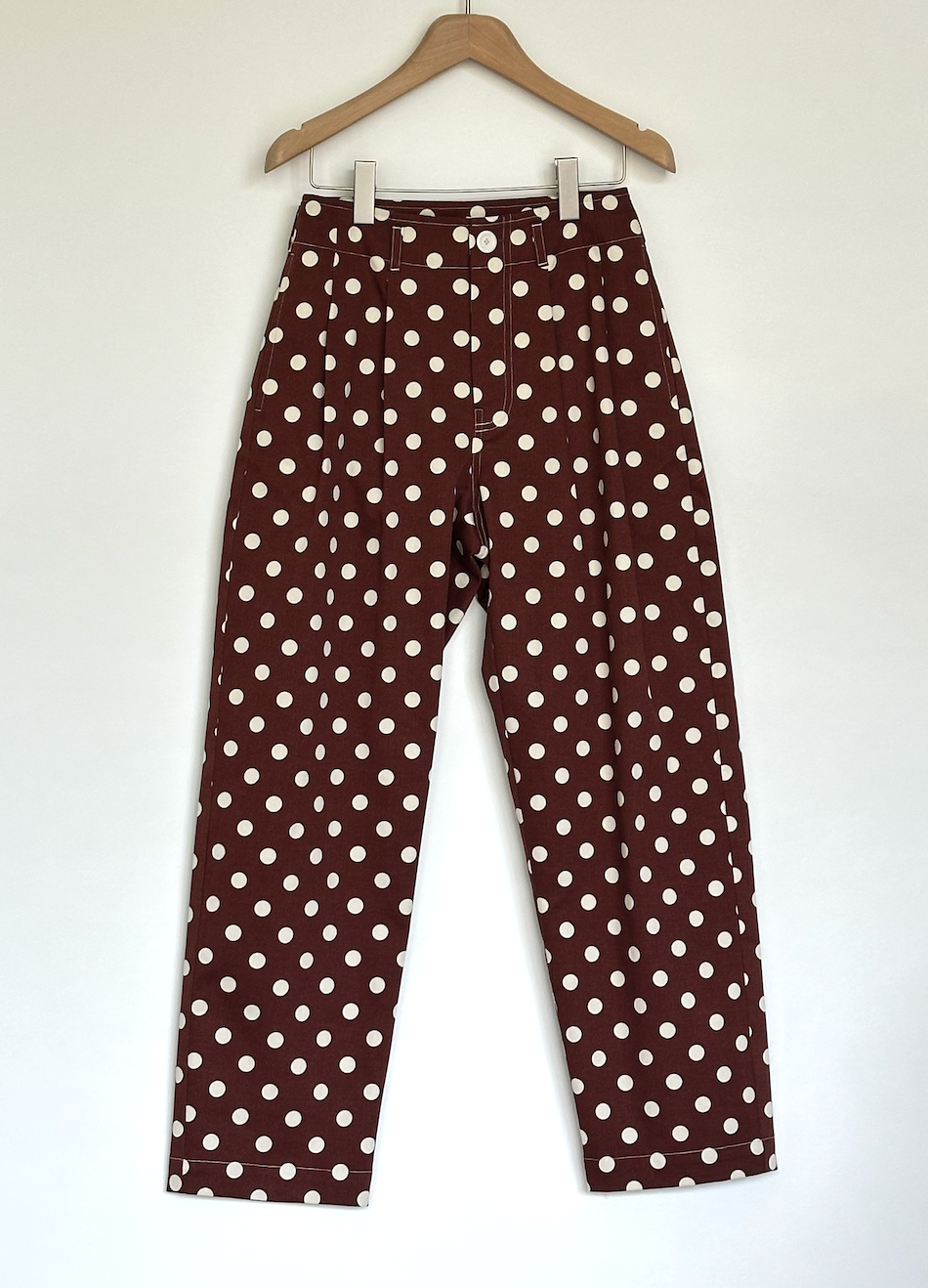 polka dot pleated trousers brown