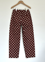 Load image into Gallery viewer, polka dot pleated trousers brown

