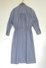 Load image into Gallery viewer, thin stripe big pocket shirtdress
