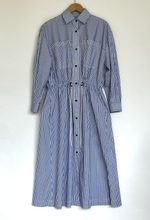 Load image into Gallery viewer, thin stripe big pocket shirtdress
