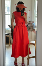 Load image into Gallery viewer, oxford dress with sash
