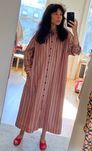 Load image into Gallery viewer, SAMPLE Gather stripe shirtdress
