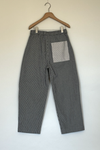 Load image into Gallery viewer, Stripe patch pocket pants
