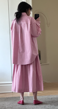 Load image into Gallery viewer, Gingham big pocket shirt

