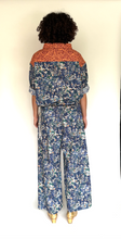 Load image into Gallery viewer, Floral combo smock top
