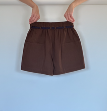 Load image into Gallery viewer, Summer weight seersucker shorts with tie brown
